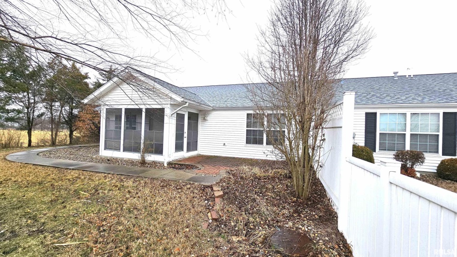 3211 CHEROKEE Drive, Marion, Illinois 62959, 2 Bedrooms Bedrooms, 0 ,2 BathroomsBathrooms,Residential,For Sale,CHEROKEE,0,RMAEB456761