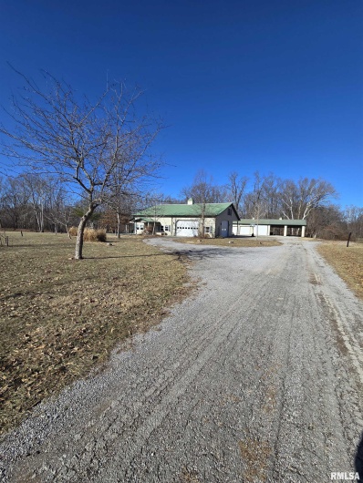 361 Cherokee Ridge Lane, Carbondale, Illinois 62901, 5 Bedrooms Bedrooms, 0 ,2 BathroomsBathrooms,Residential,For Sale,Cherokee Ridge,0,RMAEB456769