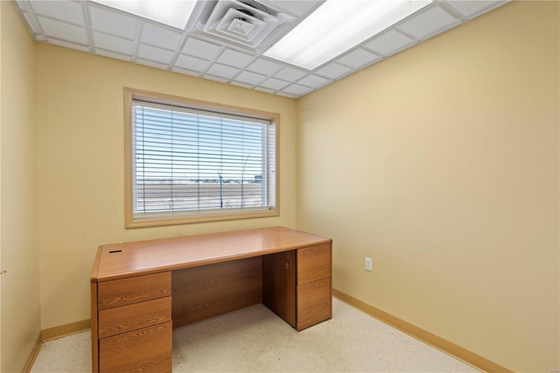 275 Larcel Drive, Sikeston, Missouri 63801, ,Commercial Sale,For Sale,Larcel,MAR25008279
