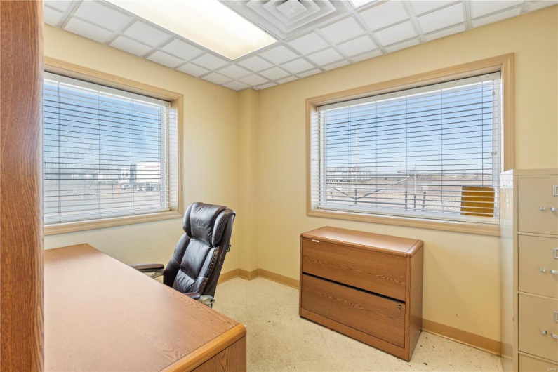 275 Larcel Drive, Sikeston, Missouri 63801, ,Commercial Sale,For Sale,Larcel,MAR25008279