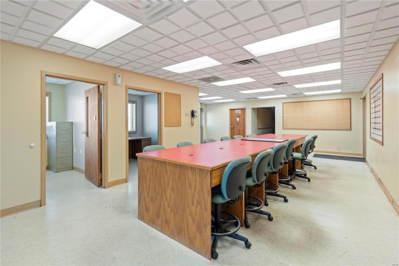275 Larcel Drive, Sikeston, Missouri 63801, ,Commercial Sale,For Sale,Larcel,MAR25008279