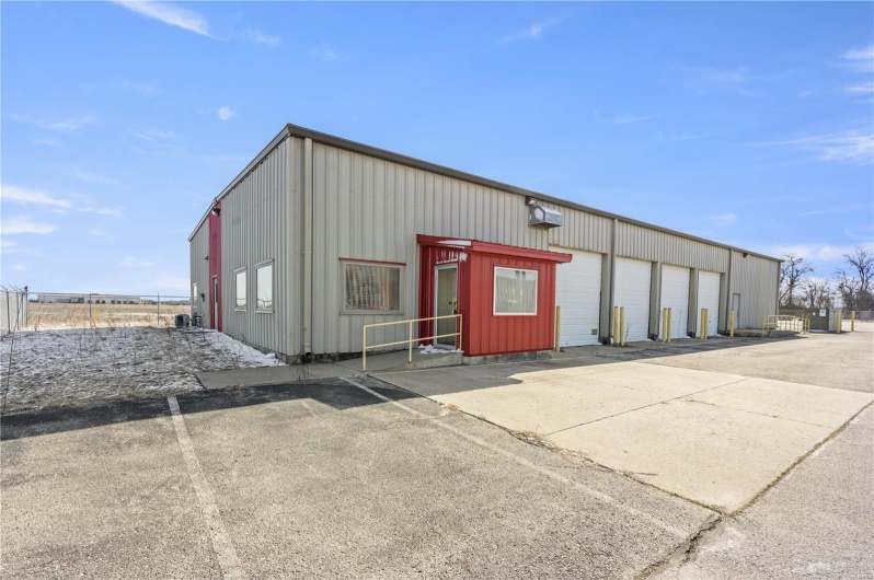 275 Larcel Drive, Sikeston, Missouri 63801, ,Commercial Sale,For Sale,Larcel,MAR25008279