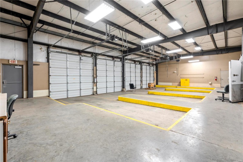275 Larcel Drive, Sikeston, Missouri 63801, ,Commercial Sale,For Sale,Larcel,MAR25008279