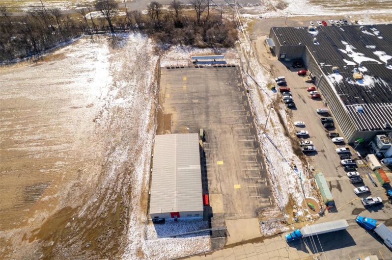 275 Larcel Drive, Sikeston, Missouri 63801, ,Commercial Sale,For Sale,Larcel,MAR25008279