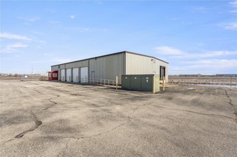 275 Larcel Drive, Sikeston, Missouri 63801, ,Commercial Sale,For Sale,Larcel,MAR25008279