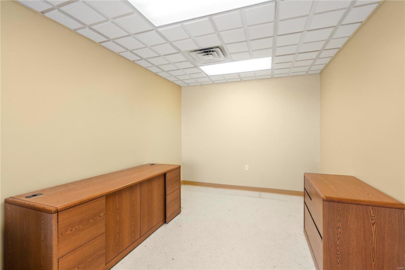 275 Larcel Drive, Sikeston, Missouri 63801, ,Commercial Sale,For Sale,Larcel,MAR25008279
