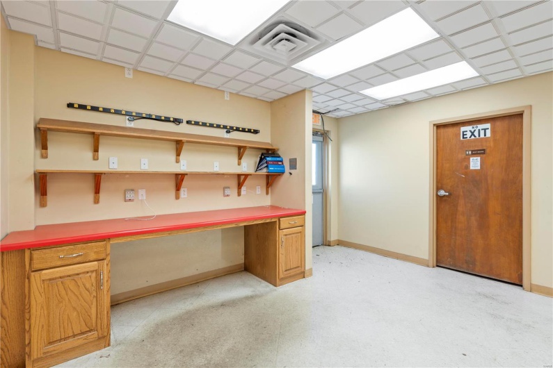 275 Larcel Drive, Sikeston, Missouri 63801, ,Commercial Sale,For Sale,Larcel,MAR25008279