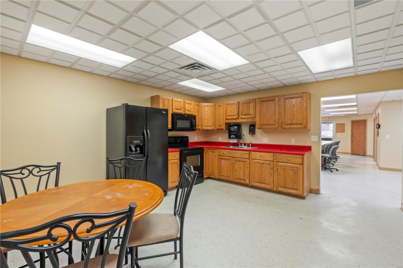 275 Larcel Drive, Sikeston, Missouri 63801, ,Commercial Sale,For Sale,Larcel,MAR25008279