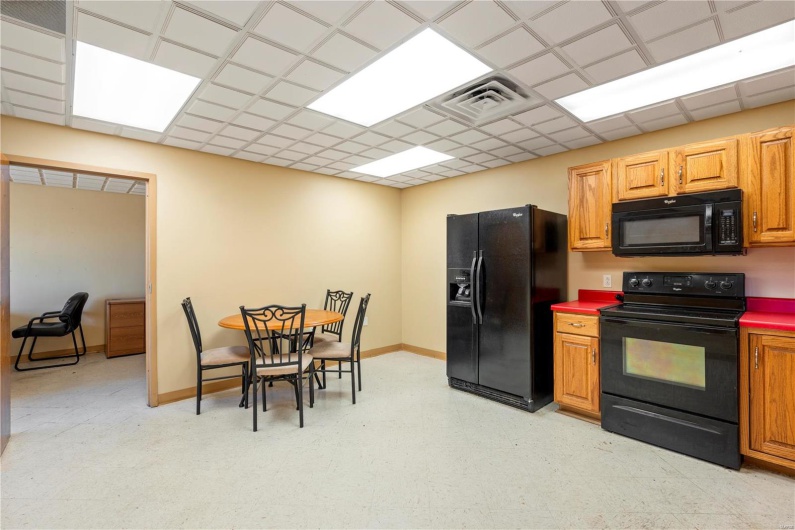 275 Larcel Drive, Sikeston, Missouri 63801, ,Commercial Sale,For Sale,Larcel,MAR25008279