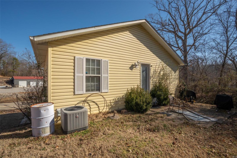 108 Mayson Lane, Poplar Bluff, Missouri 63901, 3 Bedrooms Bedrooms, 8 Rooms Rooms,1 BathroomBathrooms,Residential,For Sale,Mayson,MAR25008202