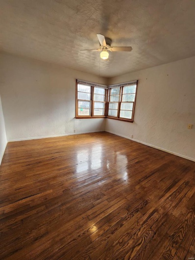 527 Virginia Avenue, Farmington, Missouri 63640, 3 Bedrooms Bedrooms, 6 Rooms Rooms,2 BathroomsBathrooms,Residential,For Sale,Virginia,MAR25008145