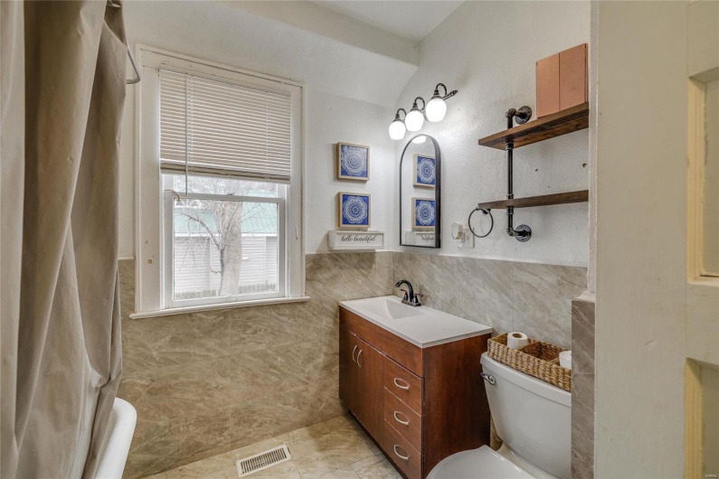 213 Walnut Street, Arcadia, Missouri 63621, 3 Bedrooms Bedrooms, 6 Rooms Rooms,1 BathroomBathrooms,Residential,For Sale,Walnut,MAR25008268