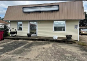 116 BROADWAY AVE, Sikeston, Missouri 63801, 1 Bedroom Bedrooms, 6 Rooms Rooms,1 BathroomBathrooms,Residential,For Sale,BROADWAY AVE,MAR24078499