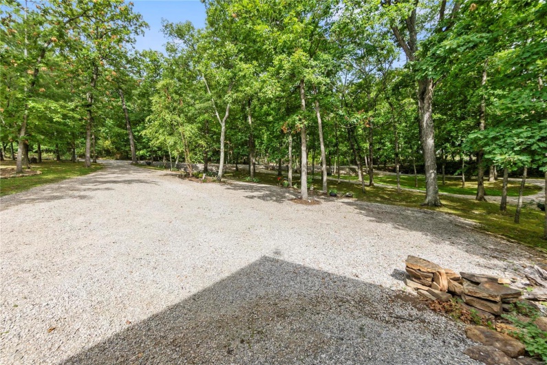 1053 Erie Trail Drive, Perryville, Missouri 63775, 3 Bedrooms Bedrooms, 7 Rooms Rooms,2 BathroomsBathrooms,Residential,For Sale,Erie Trail,MAR25008753