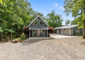 1053 Erie Trail Drive, Perryville, Missouri 63775, 3 Bedrooms Bedrooms, 7 Rooms Rooms,2 BathroomsBathrooms,Residential,For Sale,Erie Trail,MAR25008753