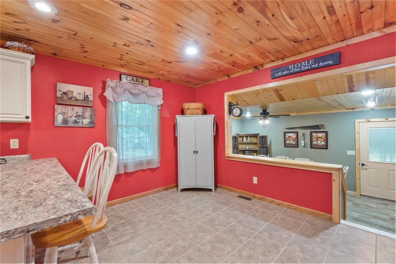 1053 Erie Trail Drive, Perryville, Missouri 63775, 3 Bedrooms Bedrooms, 7 Rooms Rooms,2 BathroomsBathrooms,Residential,For Sale,Erie Trail,MAR25008753