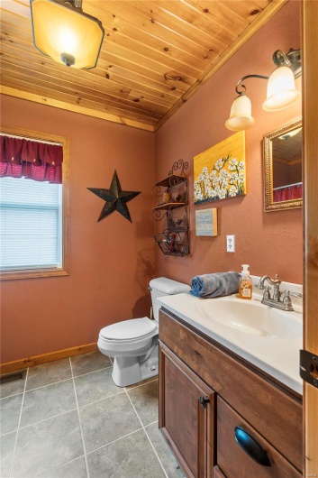 1053 Erie Trail Drive, Perryville, Missouri 63775, 3 Bedrooms Bedrooms, 7 Rooms Rooms,2 BathroomsBathrooms,Residential,For Sale,Erie Trail,MAR25008753