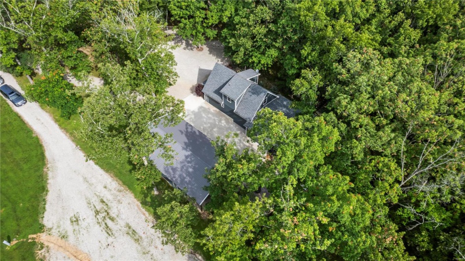 1053 Erie Trail Drive, Perryville, Missouri 63775, 3 Bedrooms Bedrooms, 7 Rooms Rooms,2 BathroomsBathrooms,Residential,For Sale,Erie Trail,MAR25008753
