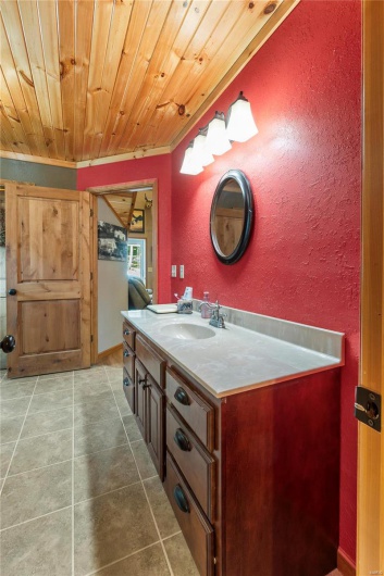 1053 Erie Trail Drive, Perryville, Missouri 63775, 3 Bedrooms Bedrooms, 7 Rooms Rooms,2 BathroomsBathrooms,Residential,For Sale,Erie Trail,MAR25008753
