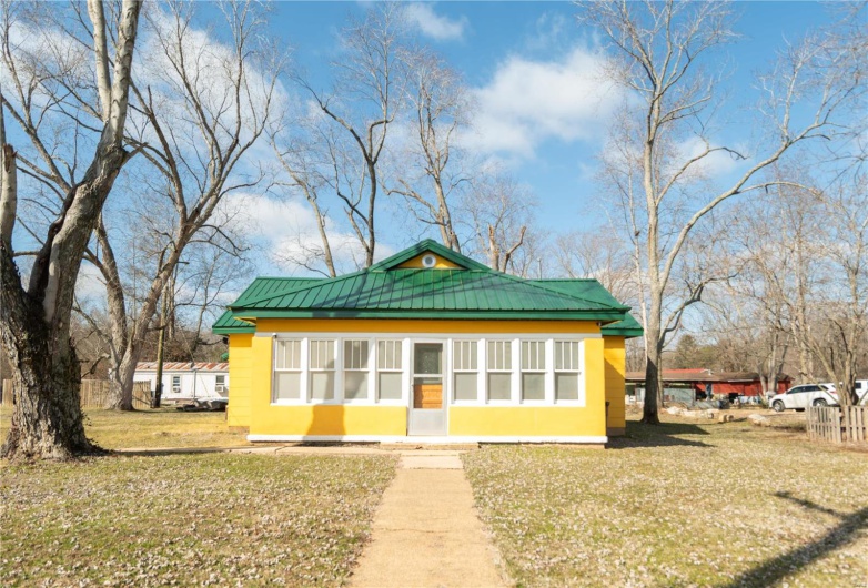 109 Business HH, Piedmont, Missouri 63957, 2 Bedrooms Bedrooms, 5 Rooms Rooms,1 BathroomBathrooms,Residential,For Sale,Business HH,MAR25008795
