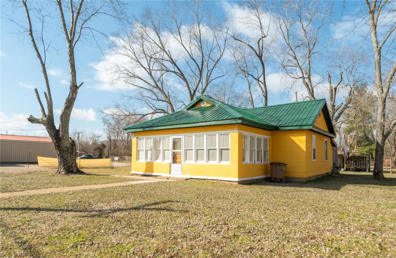 109 Business HH, Piedmont, Missouri 63957, 2 Bedrooms Bedrooms, 5 Rooms Rooms,1 BathroomBathrooms,Residential,For Sale,Business HH,MAR25008795