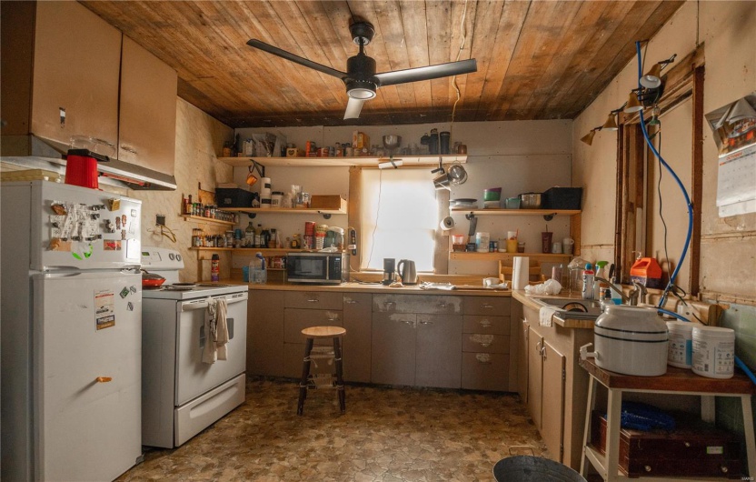 109 Business HH, Piedmont, Missouri 63957, 2 Bedrooms Bedrooms, 5 Rooms Rooms,1 BathroomBathrooms,Residential,For Sale,Business HH,MAR25008795
