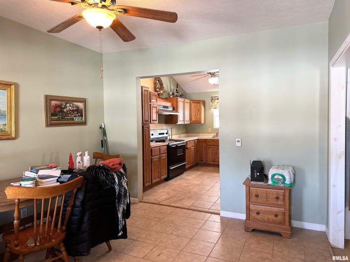 1925 MURPHY Road, Creal Springs, Illinois 62922, 4 Bedrooms Bedrooms, 0 ,2 BathroomsBathrooms,Residential,For Sale,MURPHY,0,RMAEB456793