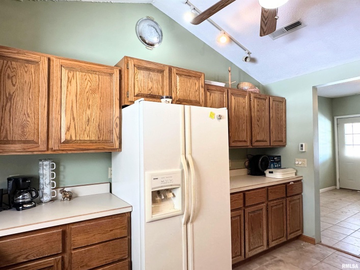 1925 MURPHY Road, Creal Springs, Illinois 62922, 4 Bedrooms Bedrooms, 0 ,2 BathroomsBathrooms,Residential,For Sale,MURPHY,0,RMAEB456793