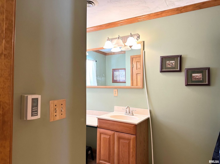 1925 MURPHY Road, Creal Springs, Illinois 62922, 4 Bedrooms Bedrooms, 0 ,2 BathroomsBathrooms,Residential,For Sale,MURPHY,0,RMAEB456793