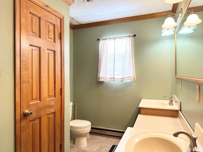 1925 MURPHY Road, Creal Springs, Illinois 62922, 4 Bedrooms Bedrooms, 0 ,2 BathroomsBathrooms,Residential,For Sale,MURPHY,0,RMAEB456793