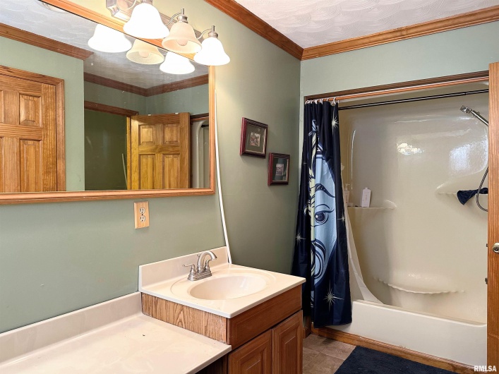 1925 MURPHY Road, Creal Springs, Illinois 62922, 4 Bedrooms Bedrooms, 0 ,2 BathroomsBathrooms,Residential,For Sale,MURPHY,0,RMAEB456793