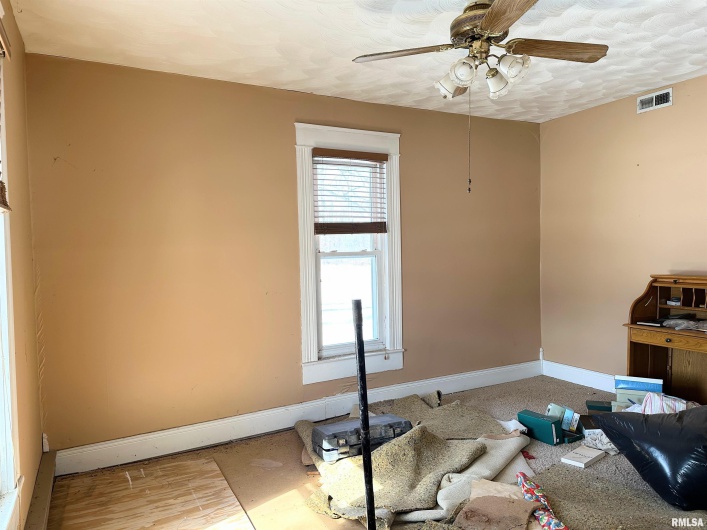 1925 MURPHY Road, Creal Springs, Illinois 62922, 4 Bedrooms Bedrooms, 0 ,2 BathroomsBathrooms,Residential,For Sale,MURPHY,0,RMAEB456793