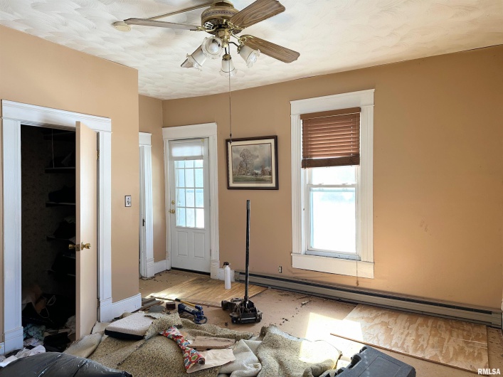 1925 MURPHY Road, Creal Springs, Illinois 62922, 4 Bedrooms Bedrooms, 0 ,2 BathroomsBathrooms,Residential,For Sale,MURPHY,0,RMAEB456793