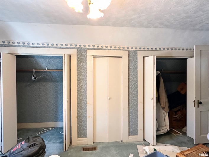 1925 MURPHY Road, Creal Springs, Illinois 62922, 4 Bedrooms Bedrooms, 0 ,2 BathroomsBathrooms,Residential,For Sale,MURPHY,0,RMAEB456793