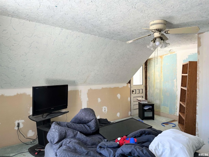 1925 MURPHY Road, Creal Springs, Illinois 62922, 4 Bedrooms Bedrooms, 0 ,2 BathroomsBathrooms,Residential,For Sale,MURPHY,0,RMAEB456793