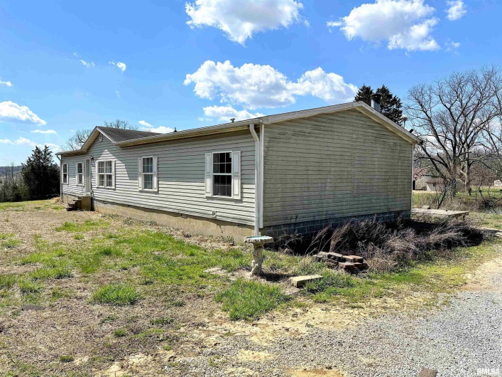 1925 MURPHY Road, Creal Springs, Illinois 62922, 4 Bedrooms Bedrooms, 0 ,2 BathroomsBathrooms,Residential,For Sale,MURPHY,0,RMAEB456793