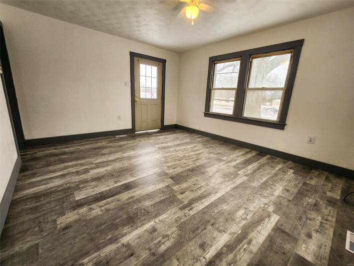 617 1st Street, Sparta, Illinois 62286, 2 Bedrooms Bedrooms, 5 Rooms Rooms,1 BathroomBathrooms,Residential,For Sale,1st,MAR25007773
