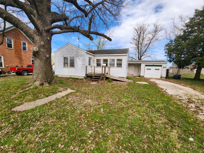 617 1st Street, Sparta, Illinois 62286, 2 Bedrooms Bedrooms, 5 Rooms Rooms,1 BathroomBathrooms,Residential,For Sale,1st,MAR25007773