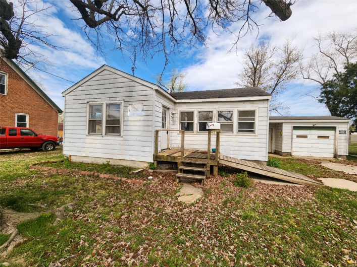617 1st Street, Sparta, Illinois 62286, 2 Bedrooms Bedrooms, 5 Rooms Rooms,1 BathroomBathrooms,Residential,For Sale,1st,MAR25007773