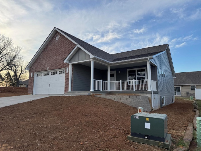 40 Butterfield, Farmington, Missouri 63640, 2 Bedrooms Bedrooms, 5 Rooms Rooms,2 BathroomsBathrooms,Residential,For Sale,Butterfield,MAR25009130
