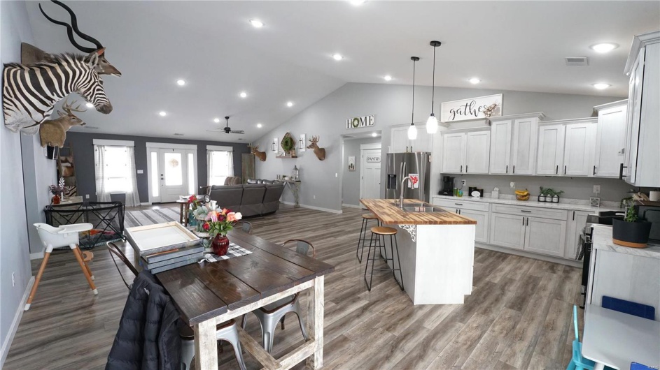20166 County Road 514, Bloomfield, Missouri 63825, 4 Bedrooms Bedrooms, 8 Rooms Rooms,2 BathroomsBathrooms,Residential,For Sale,County Road 514,MAR25009195