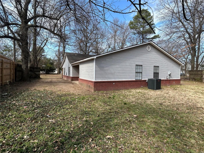 404 Everett Street, Kennett, Missouri 63857, 3 Bedrooms Bedrooms, 9 Rooms Rooms,2 BathroomsBathrooms,Residential,For Sale,Everett,MAR25009526