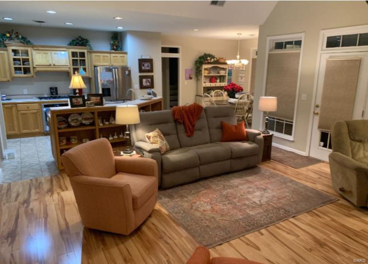 902 Sutton Place, Kennett, Missouri 63857, 4 Bedrooms Bedrooms, 10 Rooms Rooms,2 BathroomsBathrooms,Residential,For Sale,Sutton,MAR25009305
