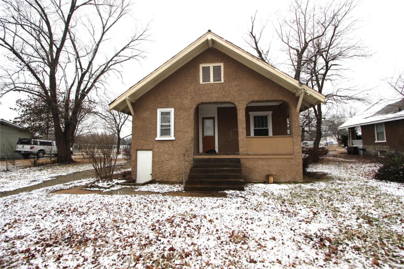 20 Oak Street, Bonne Terre, Missouri 63628, 2 Bedrooms Bedrooms, 5 Rooms Rooms,1 BathroomBathrooms,Residential,For Sale,Oak,MAR25007850