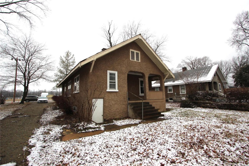 20 Oak Street, Bonne Terre, Missouri 63628, 2 Bedrooms Bedrooms, 5 Rooms Rooms,1 BathroomBathrooms,Residential,For Sale,Oak,MAR25007850