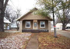 20 Oak Street, Bonne Terre, Missouri 63628, 2 Bedrooms Bedrooms, 5 Rooms Rooms,1 BathroomBathrooms,Residential,For Sale,Oak,MAR25007850