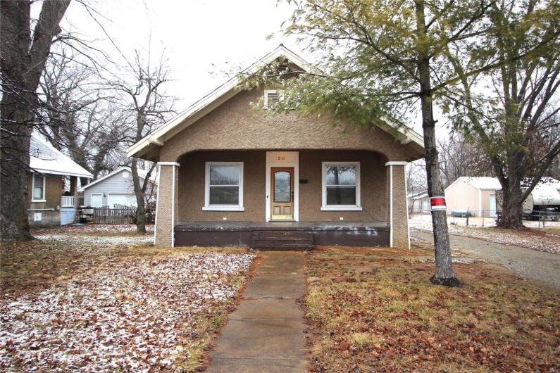 20 Oak Street, Bonne Terre, Missouri 63628, 2 Bedrooms Bedrooms, 5 Rooms Rooms,1 BathroomBathrooms,Residential,For Sale,Oak,MAR25007850