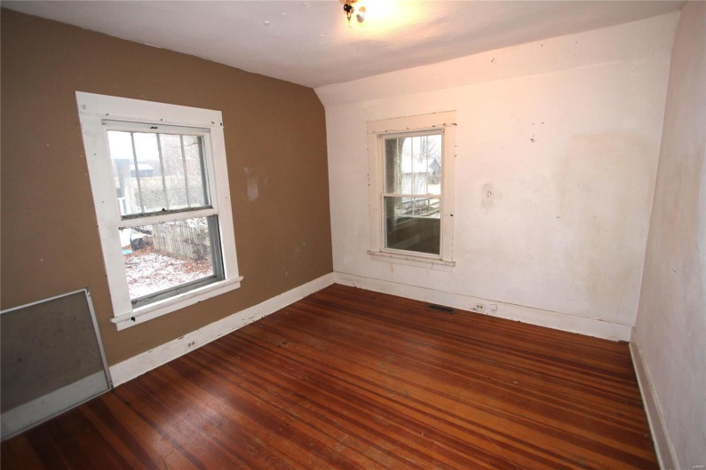 20 Oak Street, Bonne Terre, Missouri 63628, 2 Bedrooms Bedrooms, 5 Rooms Rooms,1 BathroomBathrooms,Residential,For Sale,Oak,MAR25007850