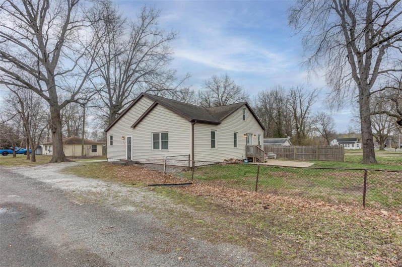600 Washington, Sparta, Illinois 62286, 4 Bedrooms Bedrooms, 10 Rooms Rooms,1 BathroomBathrooms,Residential,For Sale,Washington,MAR25009563