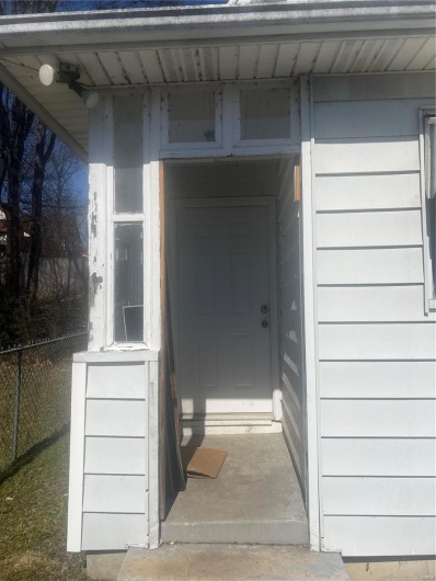 415 5TH, Poplar Bluff, Missouri 63901, 3 Bedrooms Bedrooms, 9 Rooms Rooms,2 BathroomsBathrooms,Residential,For Sale,5TH,MAR25009695